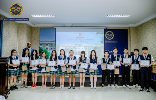 LỄ BẾ GIẢNG NĂM HỌC 2023-2024 TẠI TRƯỜNG QUỐC TẾ HOA KỲ APU