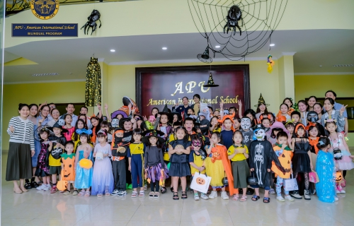 NHỮNG Ý TƯỞNG ĐỘC ĐÁO TẠI LỄ HỘI HALLOWEEN APU - HỆ SONG NGỮ 